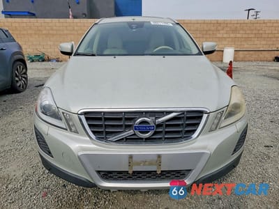 Piąte zdjęcie samochodu w środku: 2013 VOLVO XC60 3.2 VIN:YV4952DL2D2381964 - miniatura