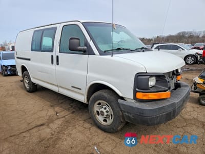 Czwarte zdjęcie samochodu z boku: 2004 GMC SAVANA G2500 VIN:1GTGG25V841114838 - miniatura