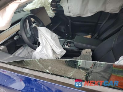 Zdjęcie 7 z 11 samochodu: 2022 TESLA MODEL Y VIN:7SAYGDEF4NF407088 - miniatura