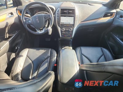 Zdjęcie 8 z 13 samochodu: 2018 LINCOLN MKC RESERVE VIN:5LMCJ3D98JUL00750 - miniatura