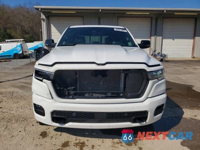 Piąte zdjęcie samochodu w środku: 2026 RAM 1500 LARAMIE VIN:1C6SRFJPXTN293739 - miniatura