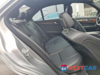 Zdjęcie 10 z 12 samochodu: 2011 MERCEDES-BENZ C 300 4MATIC VIN:WDDGF8BB1BR174500 - miniatura