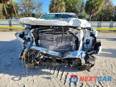 Piąte zdjęcie samochodu w środku: 2025 GMC SIERRA K2500 HEAVY DUTY VIN:1GT4ULEY9SF317023 - miniatura