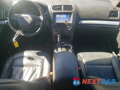 Zdjęcie 8 z 12 samochodu: 2017 FORD EXPLORER XLT VIN:1FM5K8D82HGC50532 - miniatura
