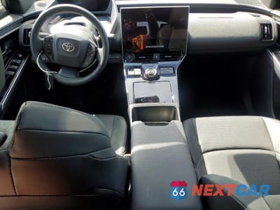 Zdjęcie 8 z 13 samochodu: 2024 TOYOTA BZ4X LIMITED VIN:JTMAAAAA2RA040845 - miniatura