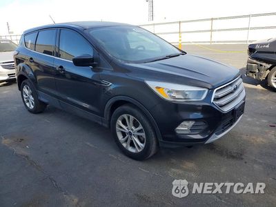 Czwarte zdjęcie samochodu z boku: 2017 FORD ESCAPE SE VIN:1FMCU9GD3HUD30357 - miniatura