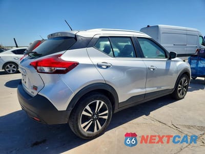 Trzecie zdjęcie samochodu z tyłu: 2019 NISSAN KICKS SV VIN:3N1CP5CU3KL538673 - miniatura