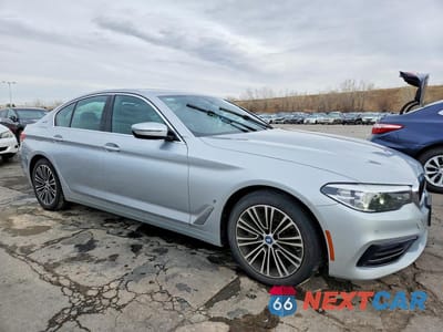 Czwarte zdjęcie samochodu z boku: 2019 BMW 530XE VIN:WBAJB1C57KB375299 - miniatura