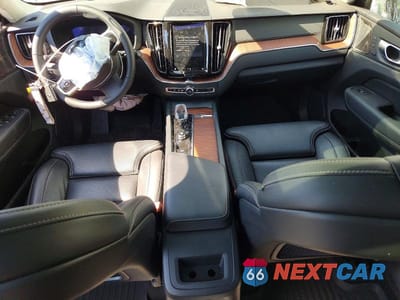 Zdjęcie 8 z 12 samochodu: 2024 VOLVO XC60 ULTIMATE VIN:YV4H60DM3R1862079 - miniatura