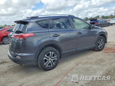 Trzecie zdjęcie samochodu z tyłu: 2018 TOYOTA RAV4 LE VIN:JTMBFREV9JJ724653 - miniatura