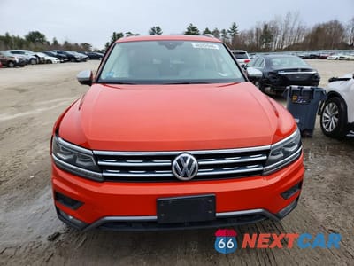Piąte zdjęcie samochodu w środku: 2019 VOLKSWAGEN TIGUAN SEL PREMIUM VIN:3VV4B7AX9KM120994 - miniatura