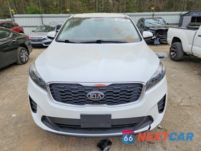 Piąte zdjęcie samochodu w środku: 2019 KIA SORENTO LX V6 VIN:5XYPG4A51KG440320 - miniatura