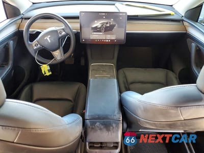 Zdjęcie 8 z 12 samochodu: 2024 TESLA MODEL Y VIN:7SAYGDEE1RF002366 - miniatura