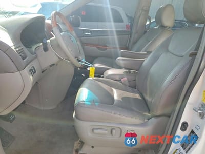 Zdjęcie 6 z 12 samochodu: 2010 TOYOTA SIENNA XLE LIMITED VIN:5TDYK4CC9AS312388 - miniatura
