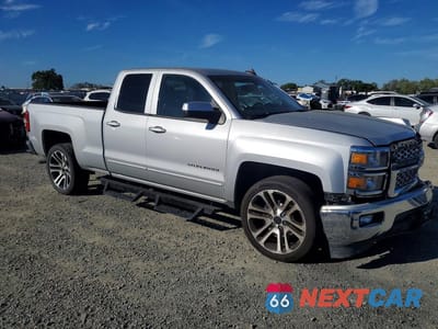 Czwarte zdjęcie samochodu z boku: 2015 CHEVROLET SILVERADO C1500 LT VIN:1GCRCREC3FZ276487 - miniatura