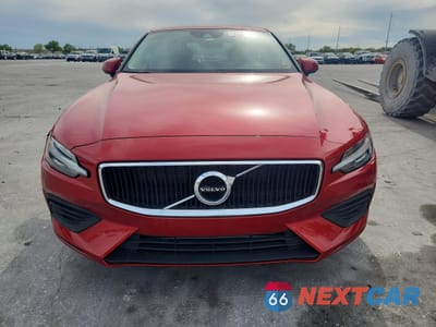 Piąte zdjęcie samochodu w środku: 2019 VOLVO S60 T5 MOMENTUM VIN:7JR102FK9KG017772 - miniatura
