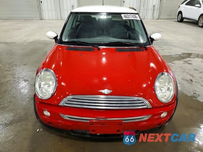 Piąte zdjęcie samochodu w środku: 2002 MINI COOPER VIN:WMWRC33462TC31663 - miniatura