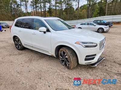 Czwarte zdjęcie samochodu z boku: 2018 VOLVO XC90 T6 VIN:YV4A22PLXJ1347953 - miniatura