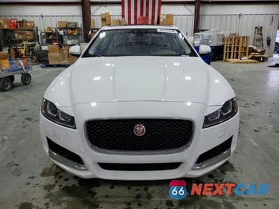 Piąte zdjęcie samochodu w środku: 2016 JAGUAR XF PREMIUM VIN:SAJBJ4BV1GCY18157 - miniatura