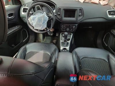 Zdjęcie 8 z 14 samochodu: 2019 JEEP COMPASS LATITUDE VIN:3C4NJDBB1KT742390 - miniatura
