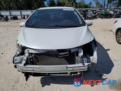 Piąte zdjęcie samochodu w środku: 2018 HONDA FIT LX VIN:3HGGK5H49JM736058 - miniatura