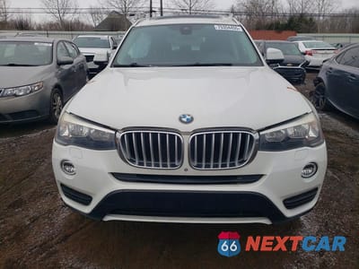 Piąte zdjęcie samochodu w środku: 2017 BMW X3 XDRIVE28I VIN:5UXWX9C5XH0T04514 - miniatura
