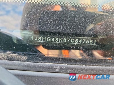 Zdjęcie 14 z 14 samochodu: 2007 JEEP COMMANDER VIN:1J8HG48K87C647551 - miniatura