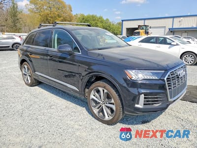 Czwarte zdjęcie samochodu z boku: 2020 AUDI Q7 PREMIUM PLUS VIN:WA1LXAF75LD012803 - miniatura