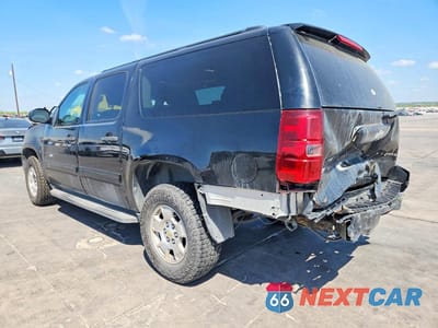 Drugie zdjęcie samochodu z przodu: 2010 CHEVROLET SUBURBAN K1500 LS VIN:1GNUKHE3XAR243395 - miniatura