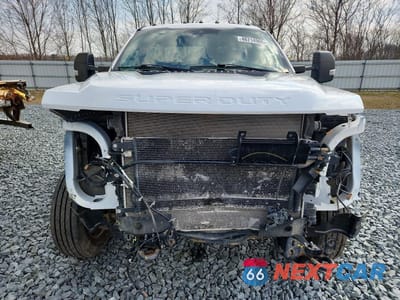 Piąte zdjęcie samochodu w środku: 2020 FORD F450 SUPER DUTY VIN:1FD0W4HT3LEC46113 - miniatura