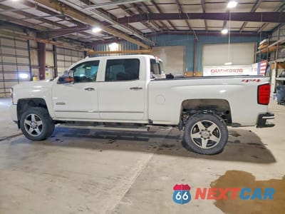 Drugie zdjęcie samochodu z przodu: 2016 CHEVROLET SILVERADO K2500 HIGH COUNTRY VIN:1GC1KXE88GF213310 - miniatura