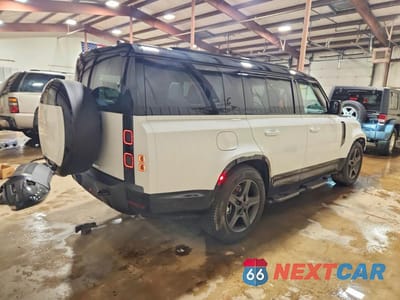 Trzecie zdjęcie samochodu z tyłu: 2026 LAND ROVER DEFENDER 130 X-DYNAMIC SE VIN:SALE2FEU3T2498050 - miniatura