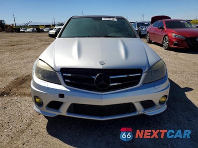 Piąte zdjęcie samochodu w środku: 2009 MERCEDES-BENZ C 63 AMG VIN:WDDGF77X99F214624 - miniatura