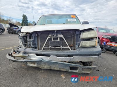 Piąte zdjęcie samochodu w środku: 2005 CHEVROLET SILVERADO K1500 VIN:1GCEK14T65Z236312 - miniatura