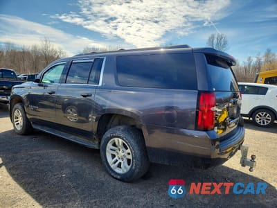 Drugie zdjęcie samochodu z przodu: 2017 CHEVROLET SUBURBAN K1500 LT VIN:1GNSKHKCXHR181521 - miniatura