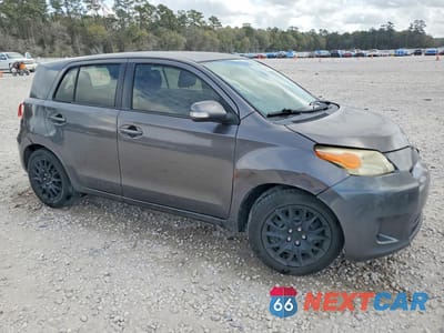 Czwarte zdjęcie samochodu z boku: 2012 SCION XD BASE VIN:JTKKU4B41C1027588 - miniatura