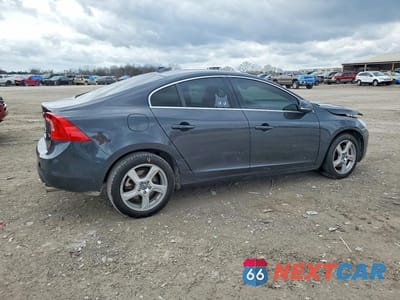 Trzecie zdjęcie samochodu z tyłu: 2013 VOLVO S60 T5 VIN:YV1612FSXD2204028 - miniatura