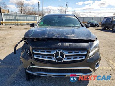 Piąte zdjęcie samochodu w środku: 2019 MERCEDES-BENZ GLA 250 4MATIC VIN:WDCTG4GBXKU009222 - miniatura