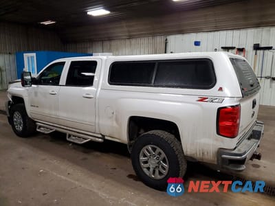 Drugie zdjęcie samochodu z przodu: 2019 CHEVROLET SILVERADO K3500 LT VIN:1GC4KWCY5KF277582 - miniatura