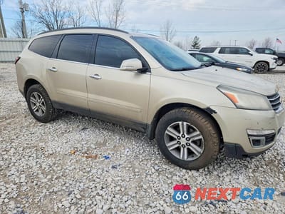 Czwarte zdjęcie samochodu z boku: 2015 CHEVROLET TRAVERSE LT VIN:1GNKRGKD9FJ162081 - miniatura