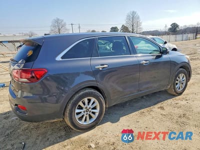 Trzecie zdjęcie samochodu z tyłu: 2019 KIA SORENTO LX VIN:5XYPG4A3XKG509455 - miniatura
