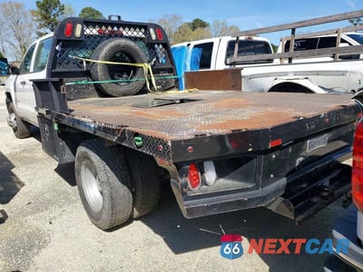 Trzecie zdjęcie samochodu z tyłu: 2016 CHEVROLET SILVERADO FLATBED TRUCK VIN:1GB4CYC80GF284735 - miniatura