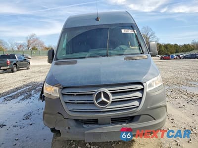 Piąte zdjęcie samochodu w środku: 2019 MERCEDES BENZ SPRINTER 2500 DELIVERY VAN VIN:WD4PF1CD8KT012048 - miniatura