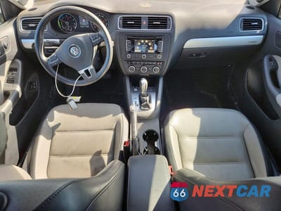 Zdjęcie 8 z 11 samochodu: 2014 VOLKSWAGEN JETTA HYBRID VIN:3VW637AJ6EM266853 - miniatura