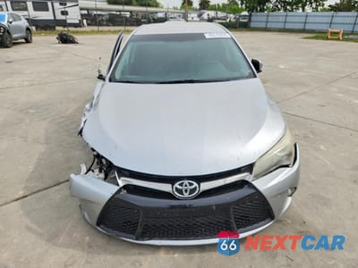 Piąte zdjęcie samochodu w środku: 2016 TOYOTA CAMRY SE VIN:4T1BF1FK7GU514058 - miniatura