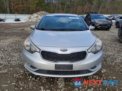 Piąte zdjęcie samochodu w środku: 2014 KIA FORTE EX VIN:KNAFX4A8XE5049019 - miniatura