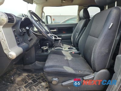 Zdjęcie 7 z 12 samochodu: 2007 TOYOTA FJ CRUISER VIN:JTEBU11F370032100 - miniatura