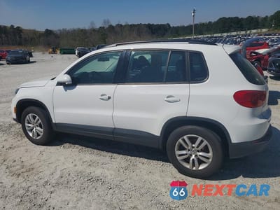 Drugie zdjęcie samochodu z przodu: 2017 VOLKSWAGEN TIGUAN S VIN:WVGAV7AX7HK017674 - miniatura