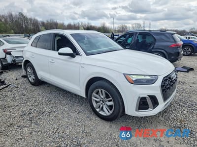 Czwarte zdjęcie samochodu z boku: 2023 AUDI Q5 PREMIUM 45 VIN:WA1GAAFY8P2011626 - miniatura