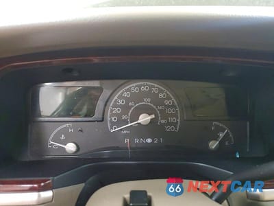 Zdjęcie 9 z 11 samochodu: 2004 LINCOLN TOWN CAR EXECUTIVE VIN:1LNHM81WX4Y672630 - miniatura